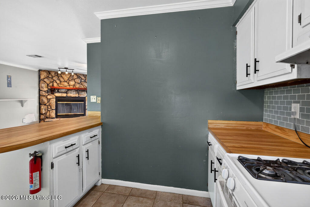 305 Joyce Avenue Property Photo 13