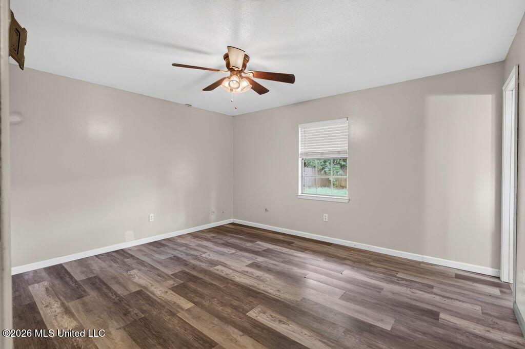 305 Joyce Avenue Property Photo 15