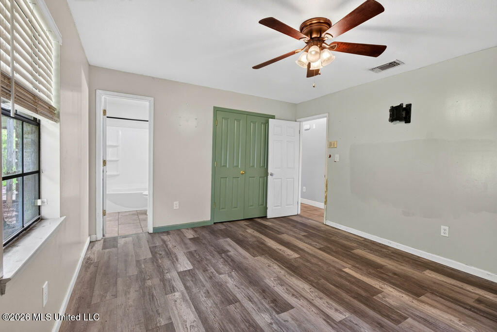 305 Joyce Avenue Property Photo 16