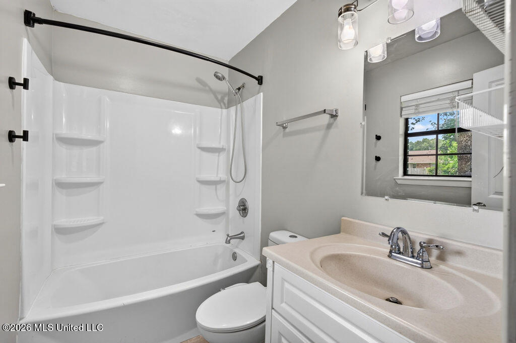 305 Joyce Avenue Property Photo 17