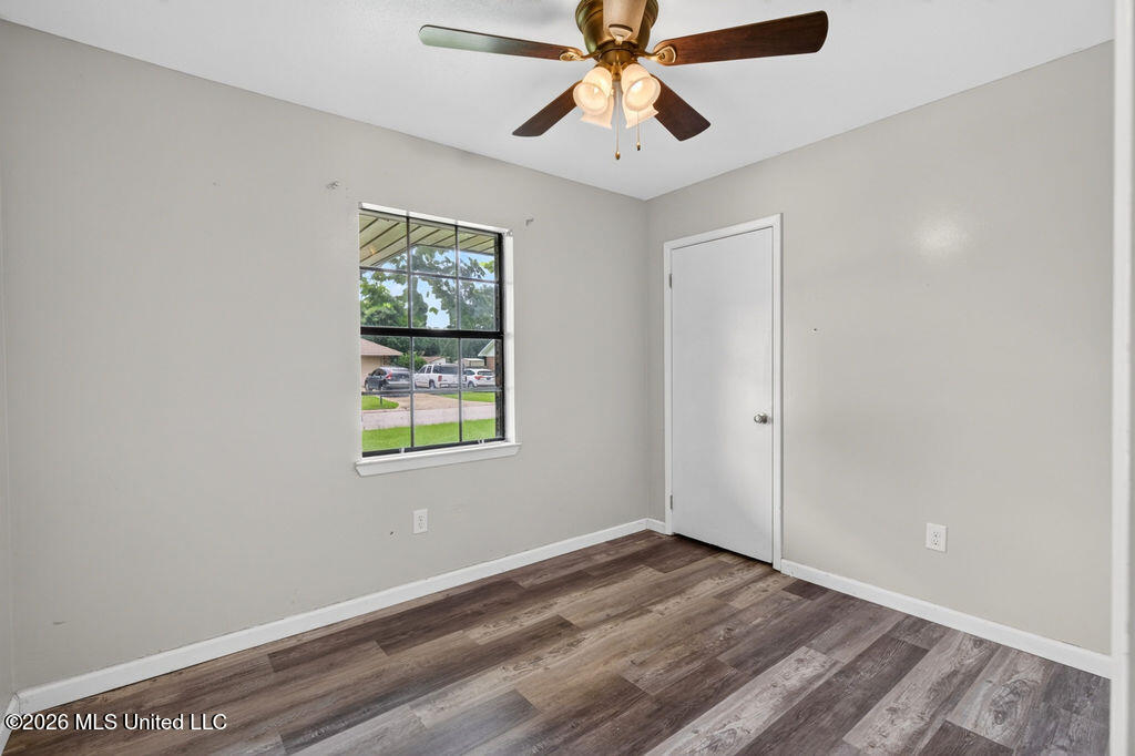 305 Joyce Avenue Property Photo 19