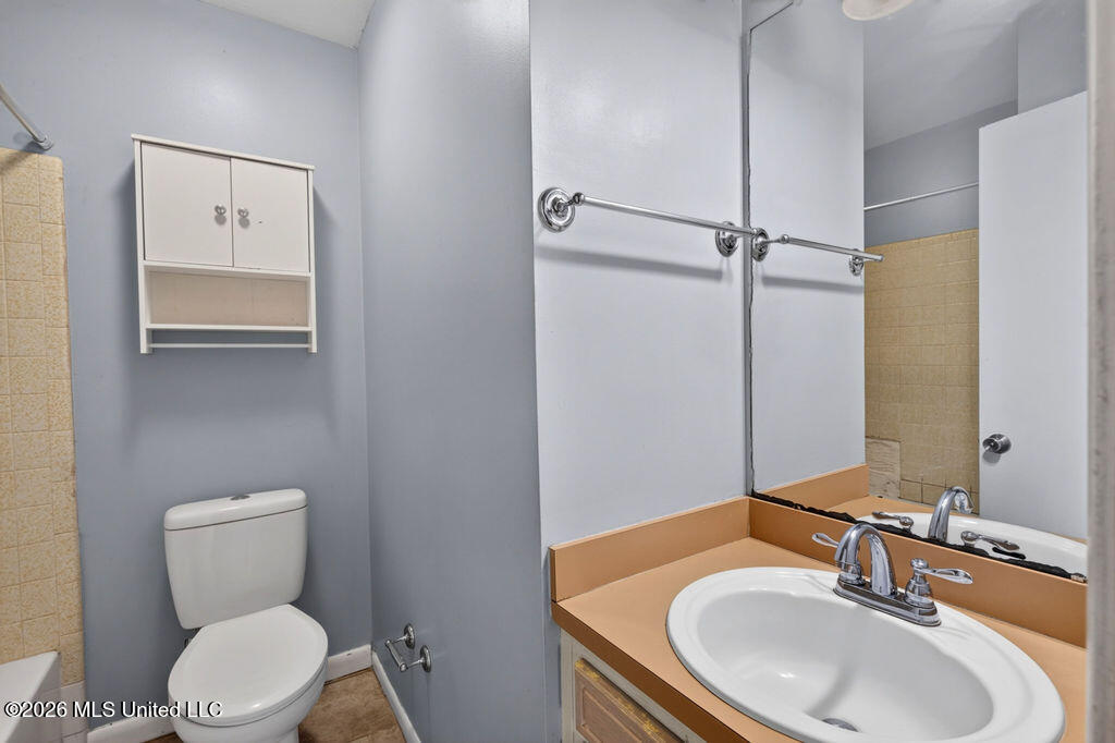 305 Joyce Avenue Property Photo 20