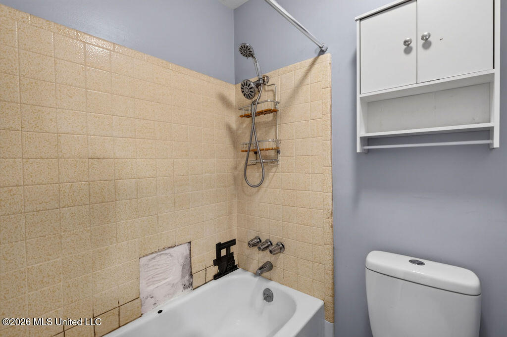 305 Joyce Avenue Property Photo 21