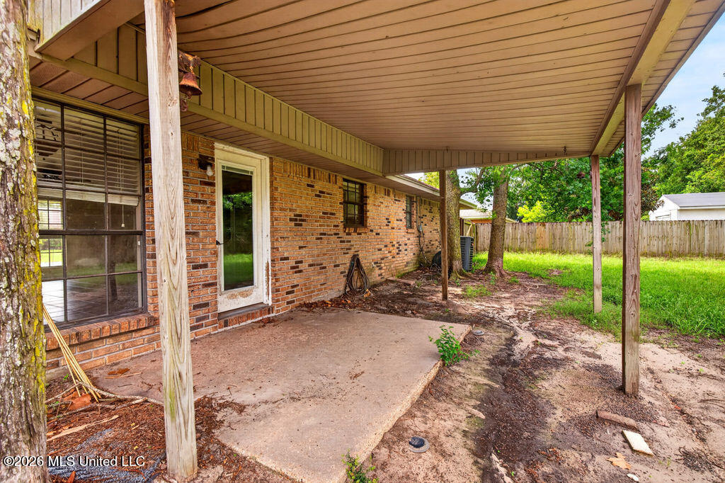 305 Joyce Avenue Property Photo 25