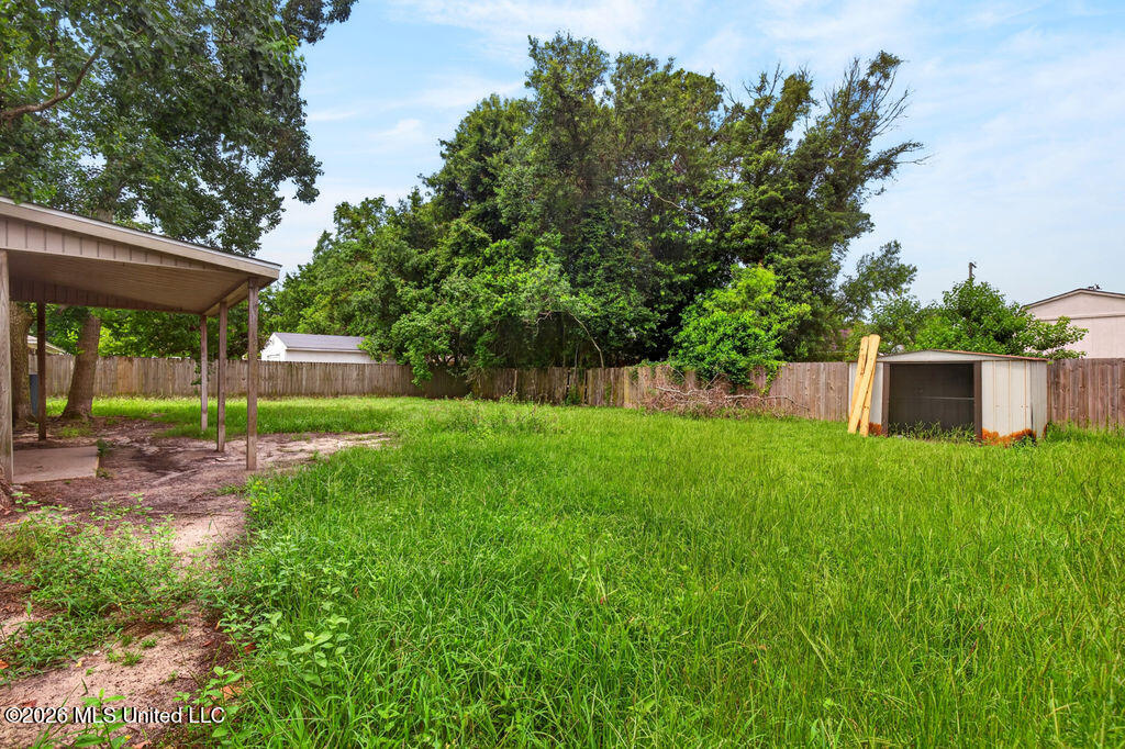 305 Joyce Avenue Property Photo 26
