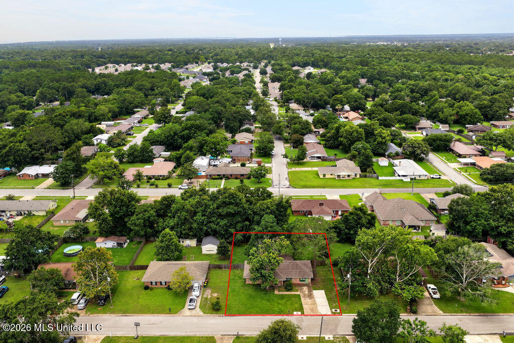 305 Joyce Avenue Property Photo 30