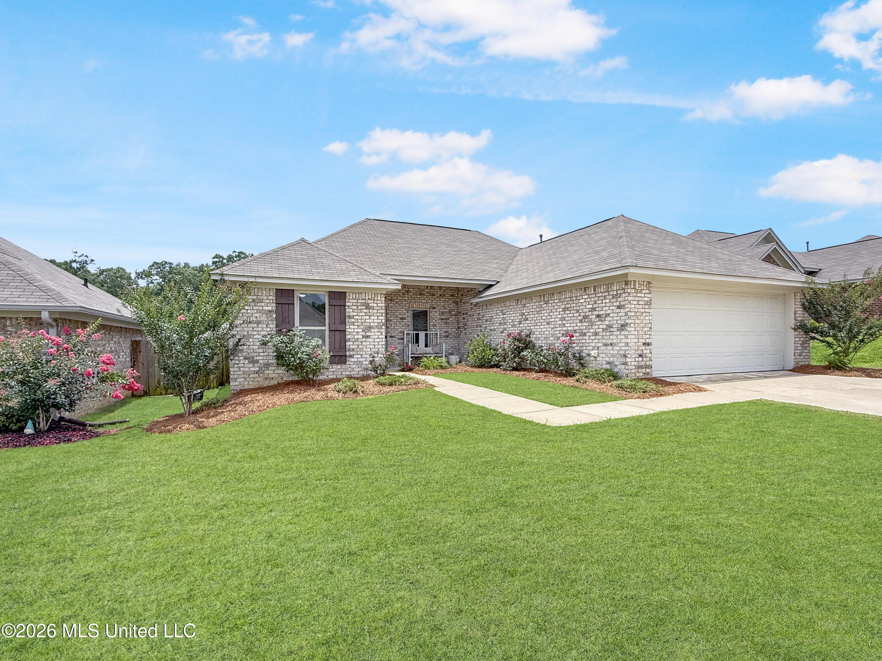 708 Silver Bend Property Photo 1