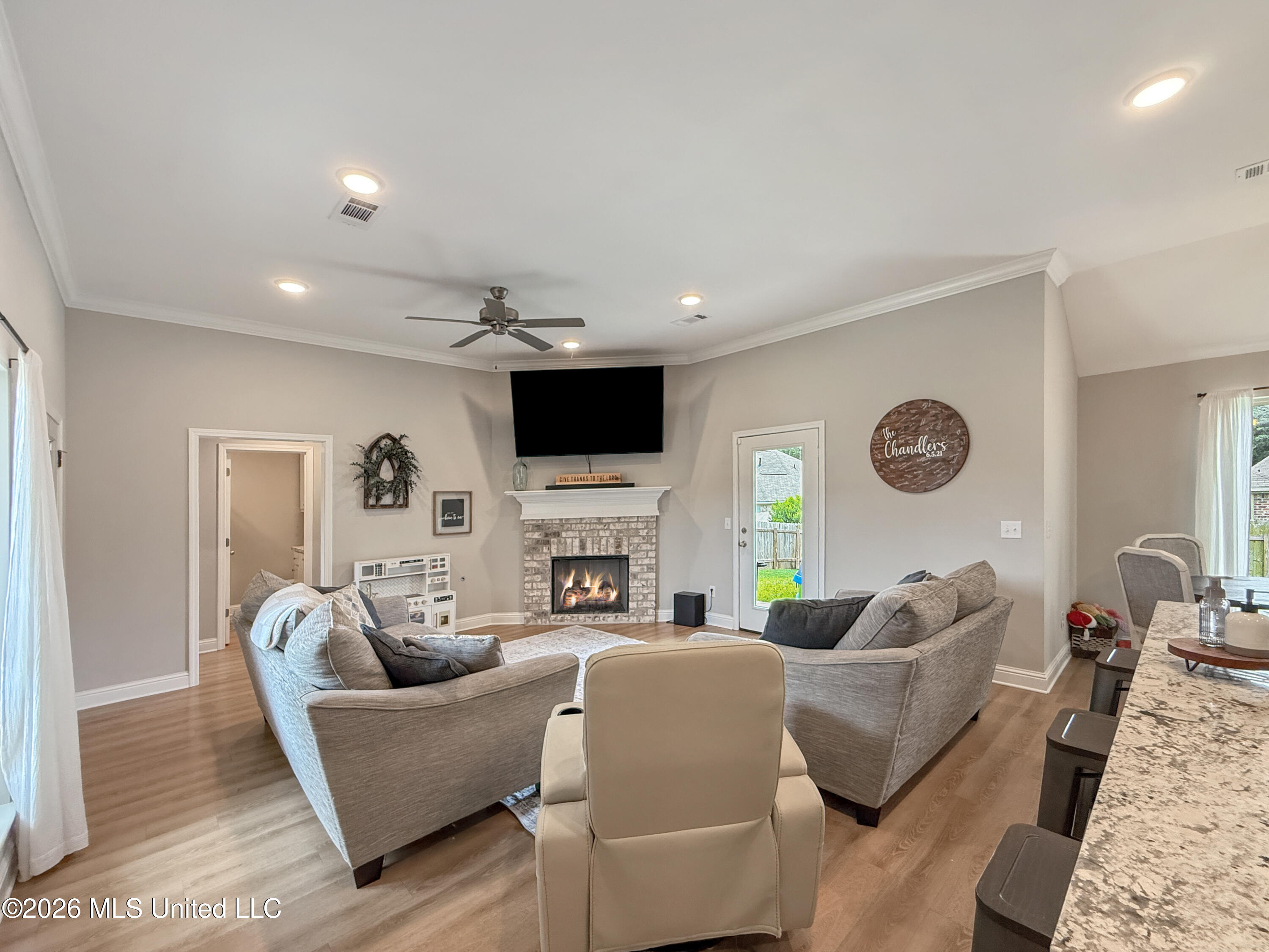 708 Silver Bend Property Photo 4