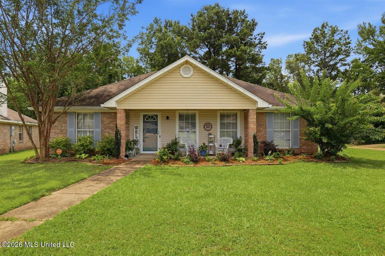 1930 Twin Pine Drive Property Photo 1