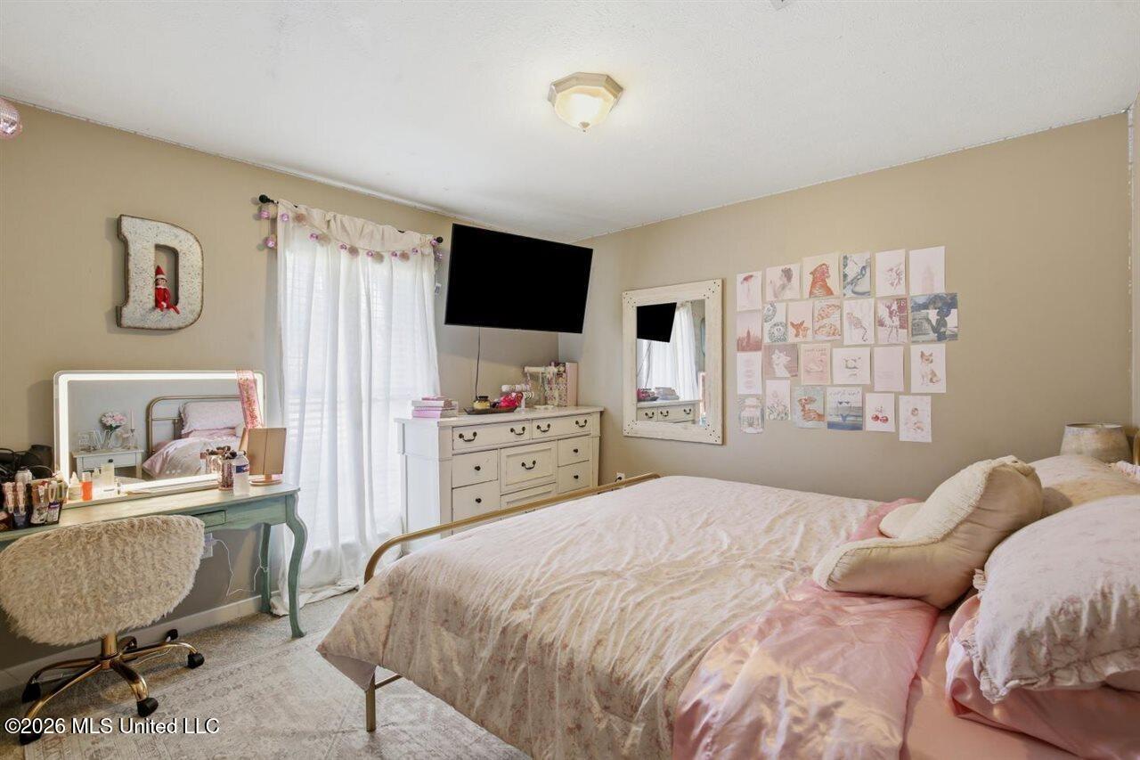 1930 Twin Pine Drive Property Photo 20
