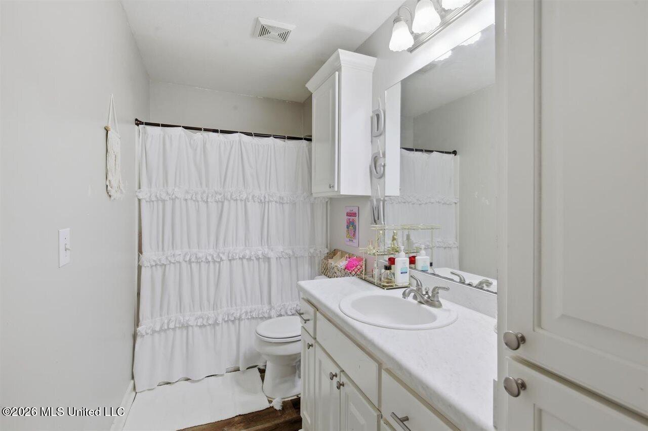 1930 Twin Pine Drive Property Photo 21
