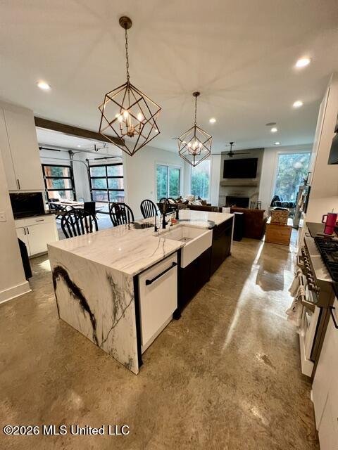 118 Christmas Lane Property Photo 6