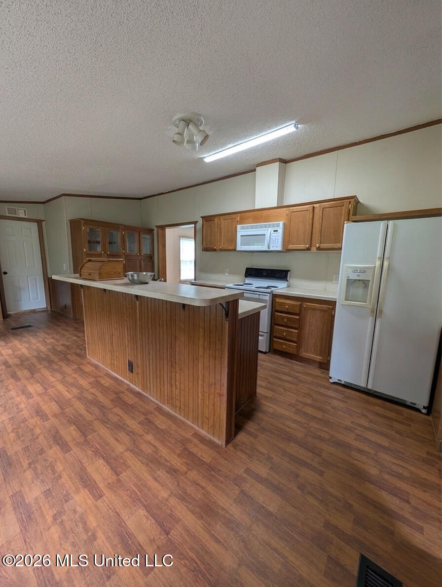 1010 Barr Road Property Photo 4