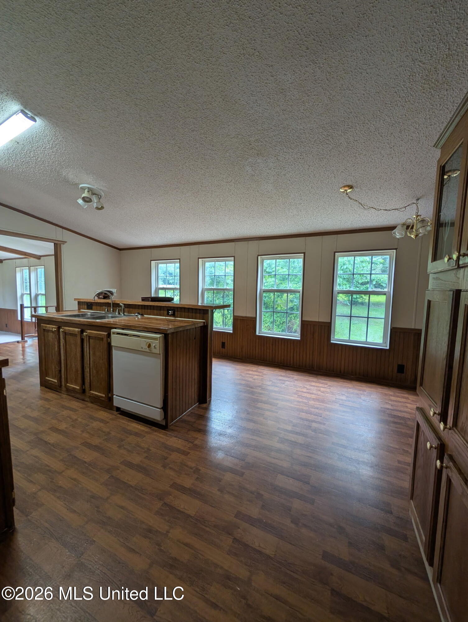1010 Barr Road Property Photo 5