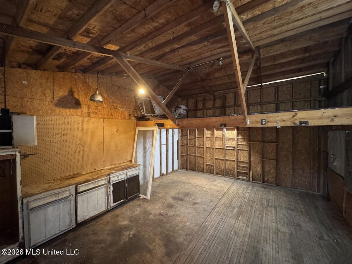 1010 Barr Road Property Photo 13