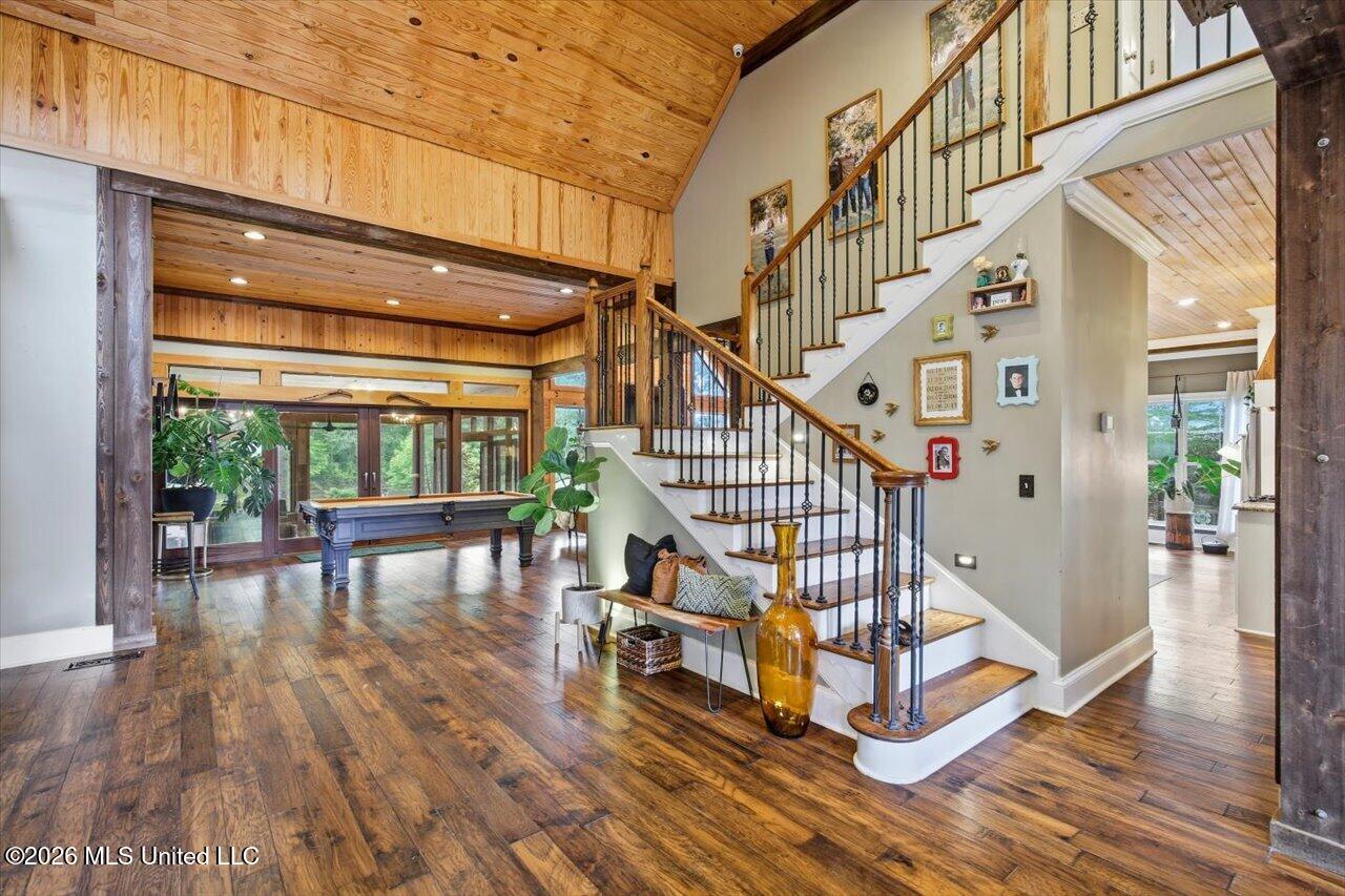 1109 Foxpoint Property Photo 6