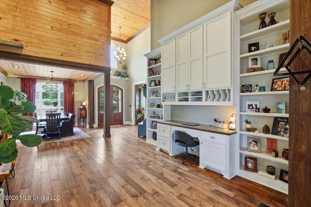 1109 Foxpoint Property Photo 7