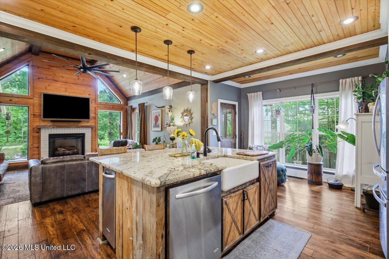 1109 Foxpoint Property Photo 14