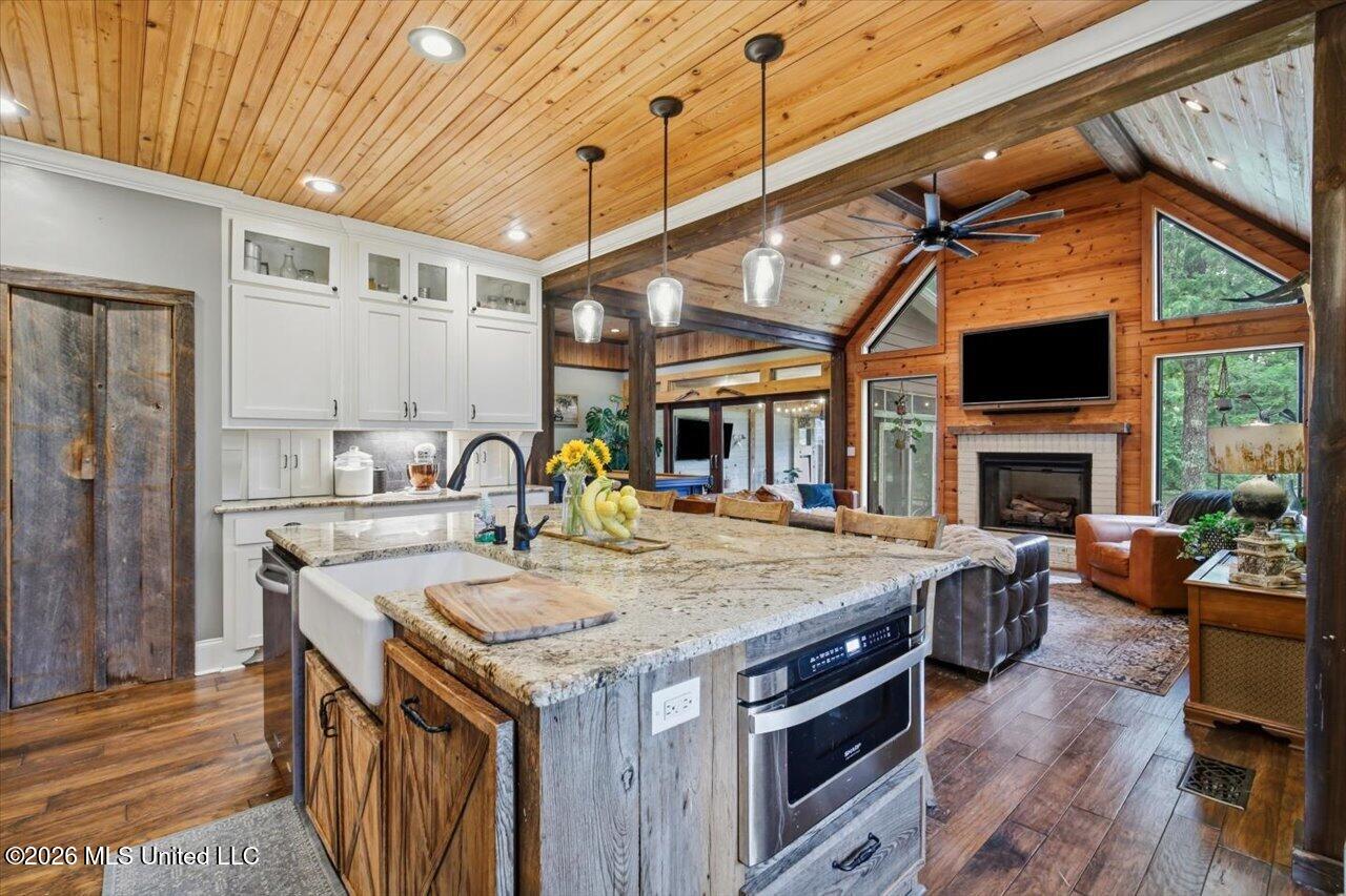 1109 Foxpoint Property Photo 15
