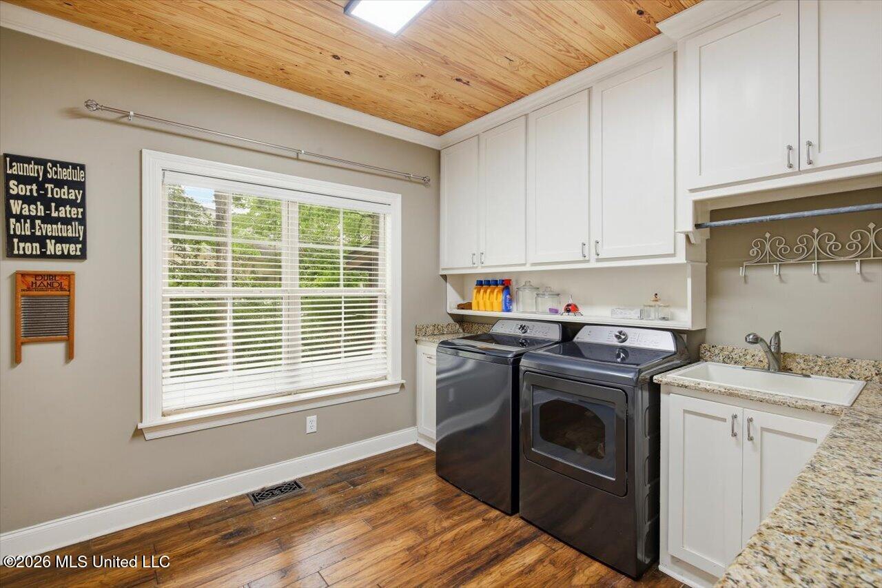 1109 Foxpoint Property Photo 24