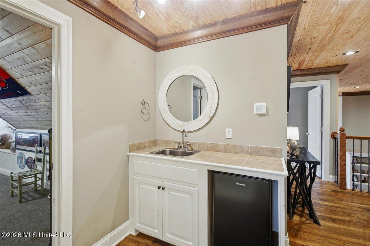 1109 Foxpoint Property Photo 48