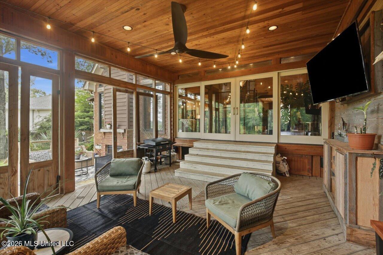 1109 Foxpoint Property Photo 53