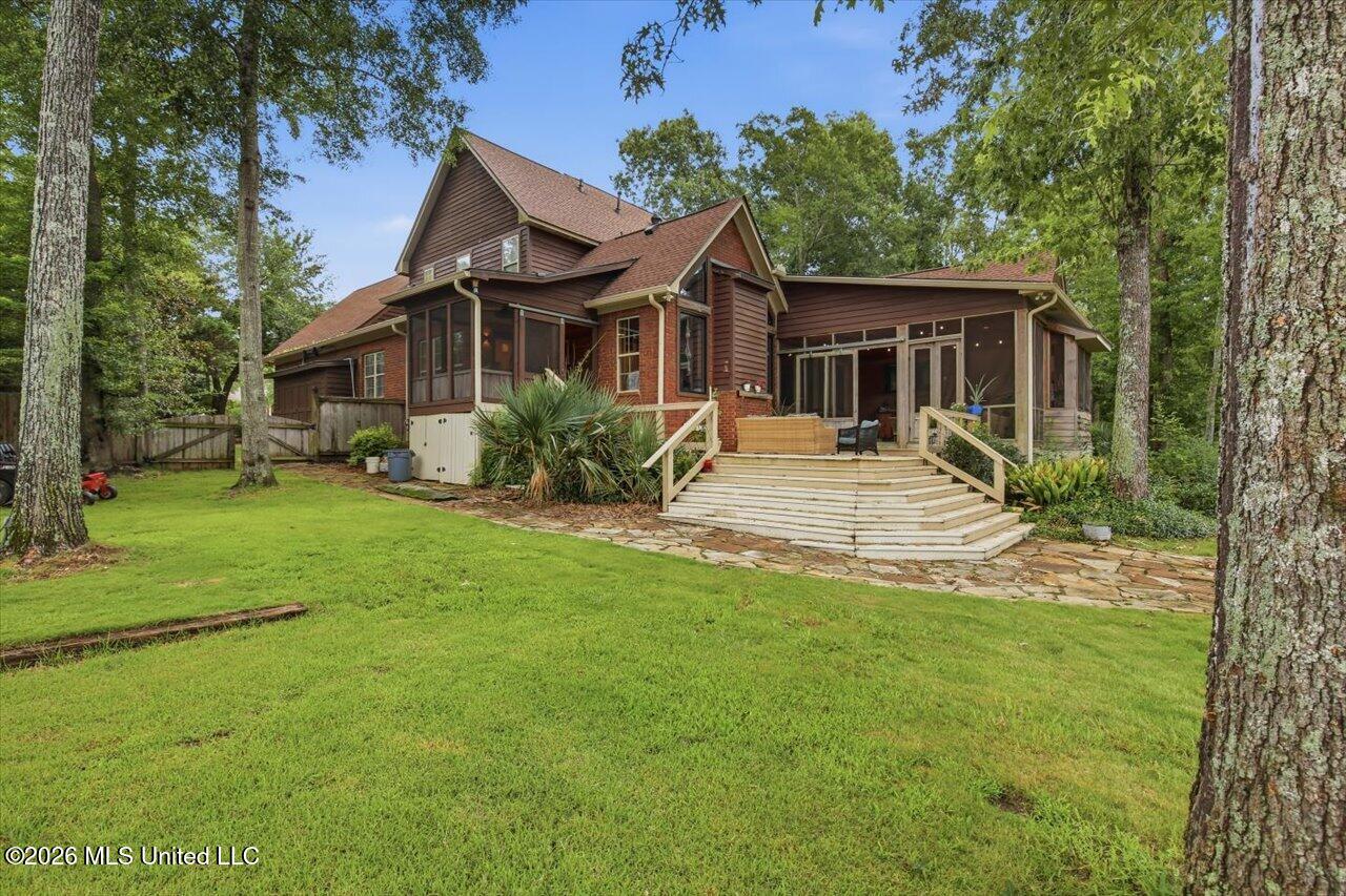 1109 Foxpoint Property Photo 60
