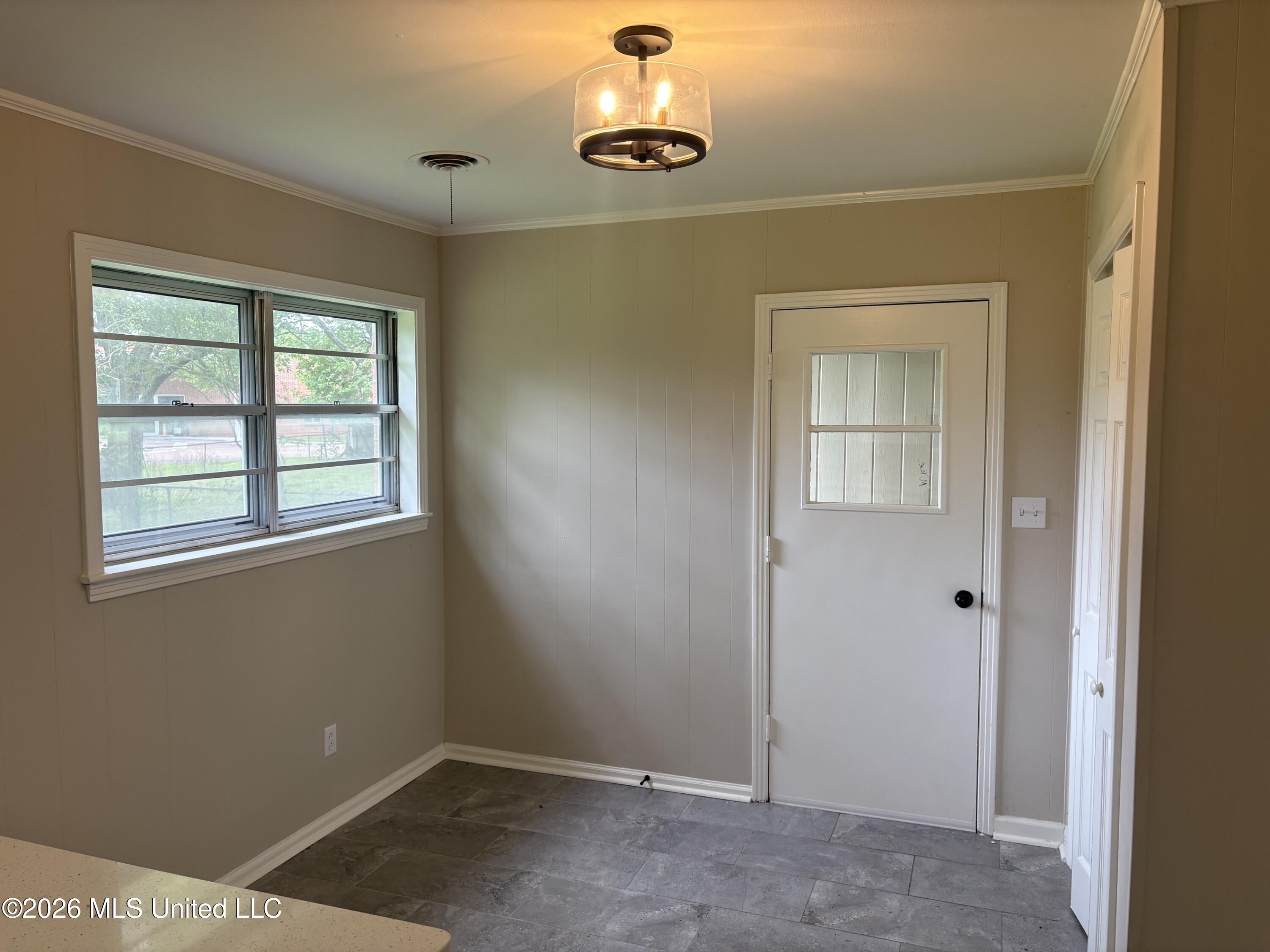 208 Camille Street Property Photo 8
