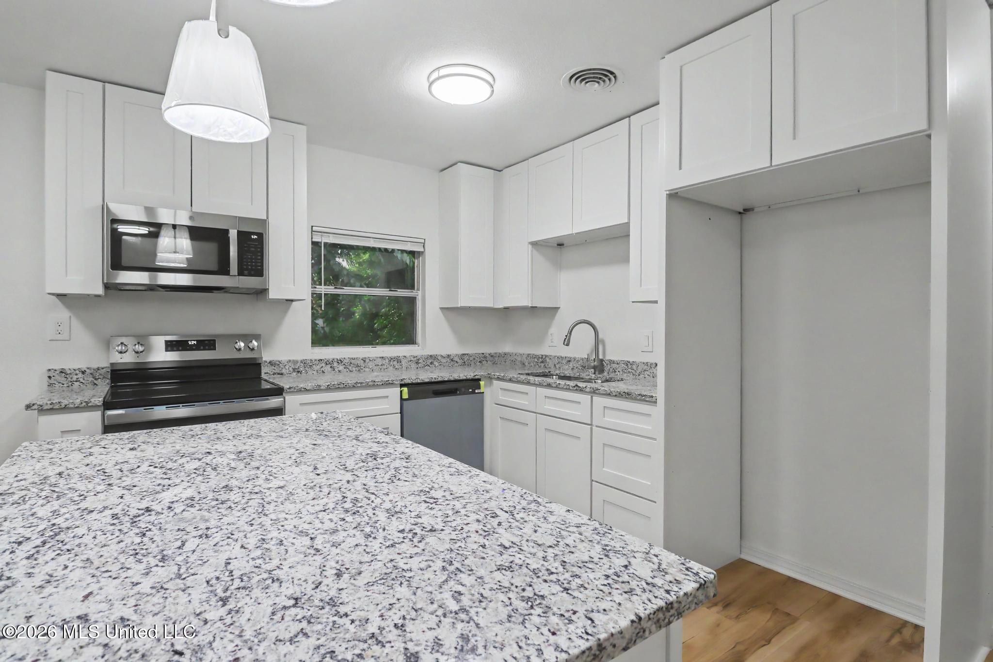 11433 Klein Road Property Photo 4