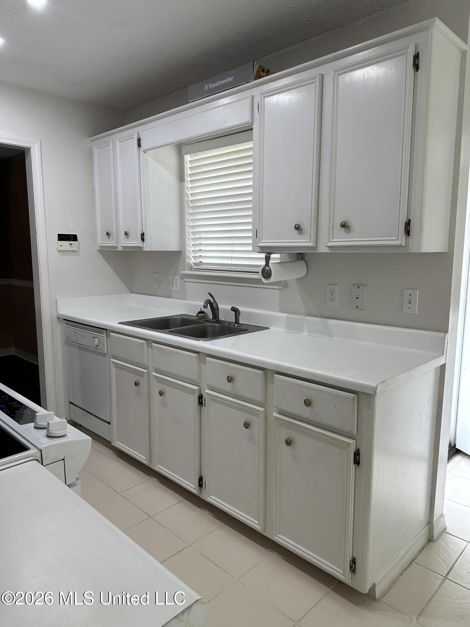 517 E Olympic Drive Property Photo 6