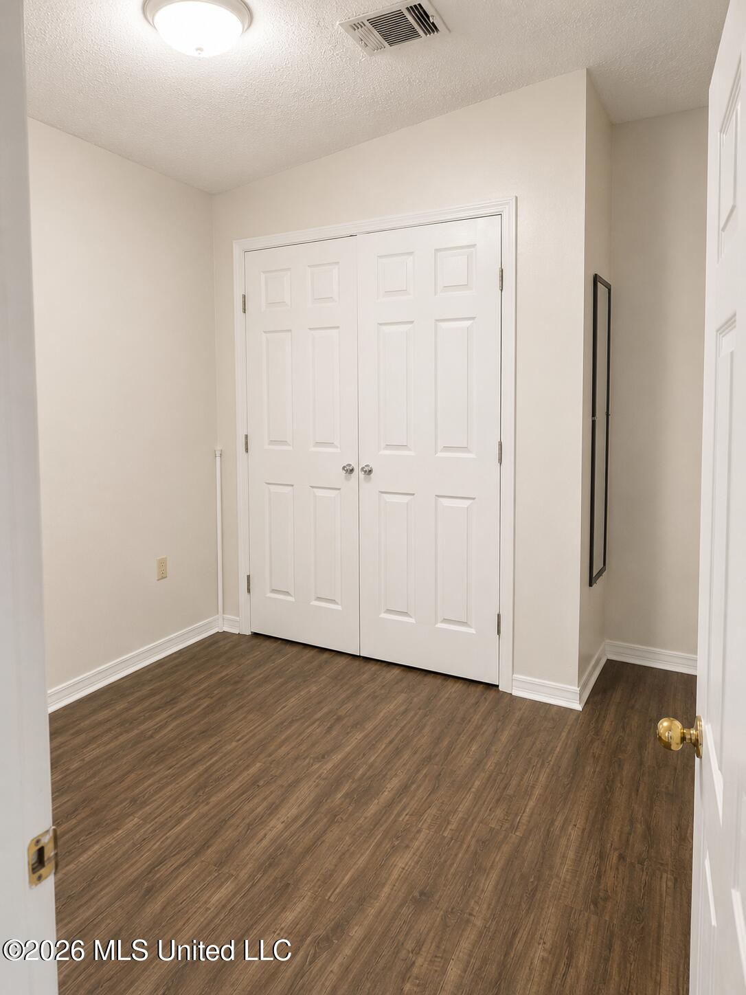 517 E Olympic Drive Property Photo 12
