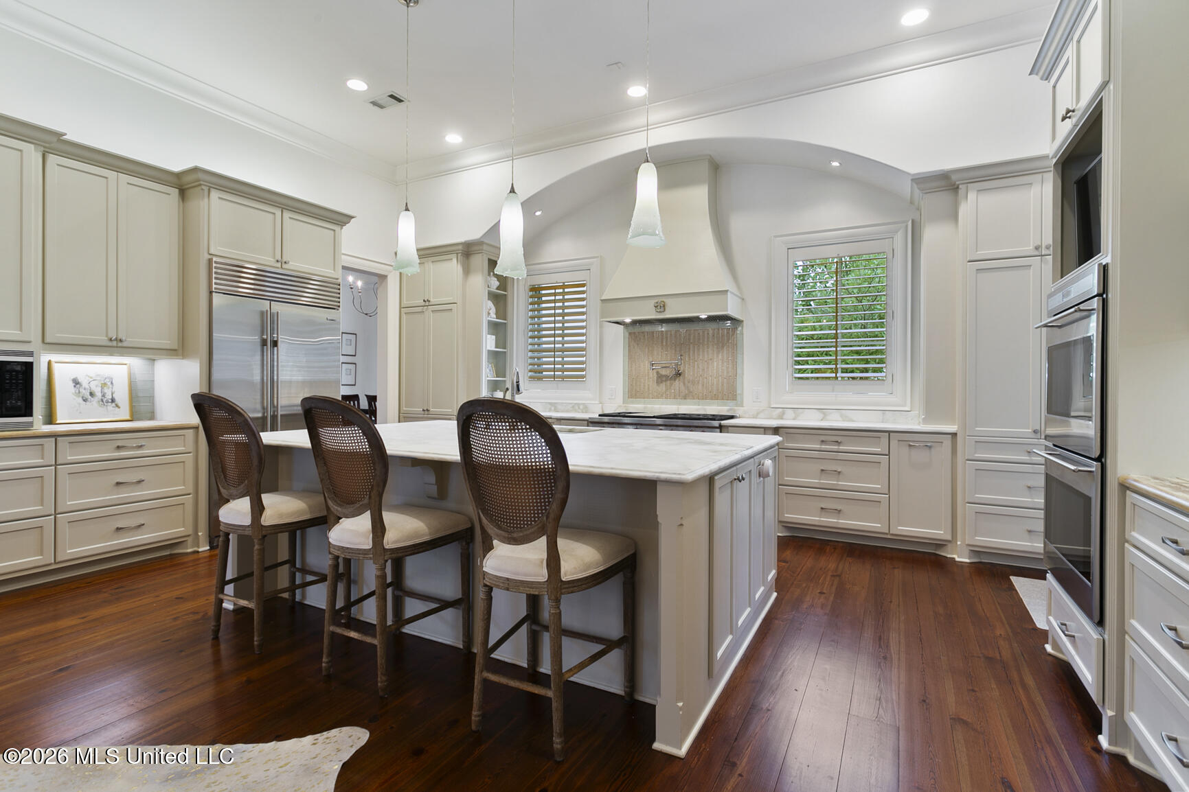 918 Montrose Drive Property Photo 12