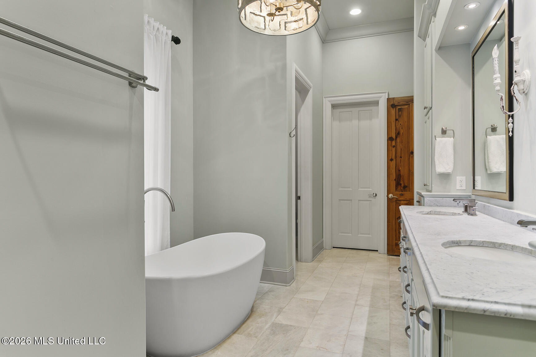 918 Montrose Drive Property Photo 24