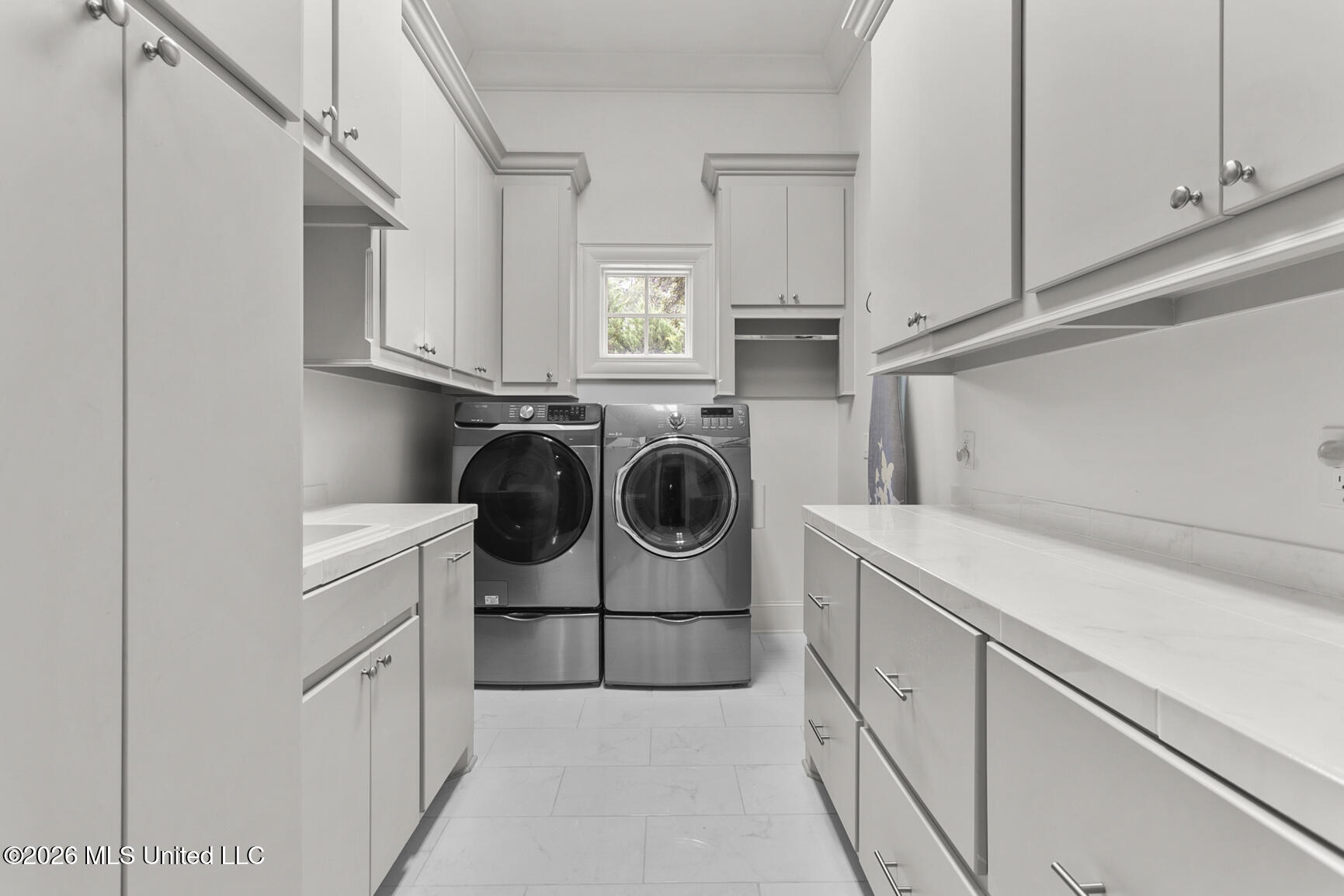 918 Montrose Drive Property Photo 38
