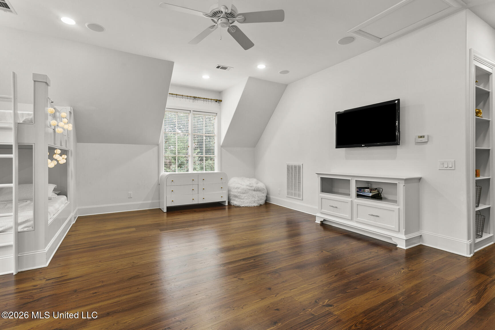 918 Montrose Drive Property Photo 50