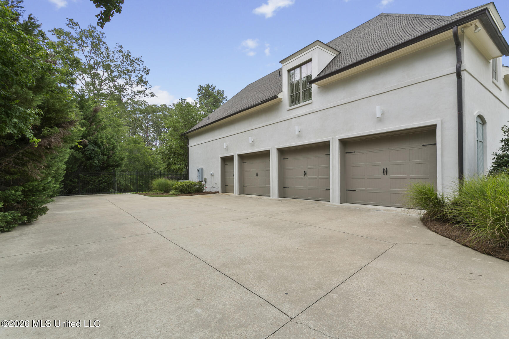 918 Montrose Drive Property Photo 70
