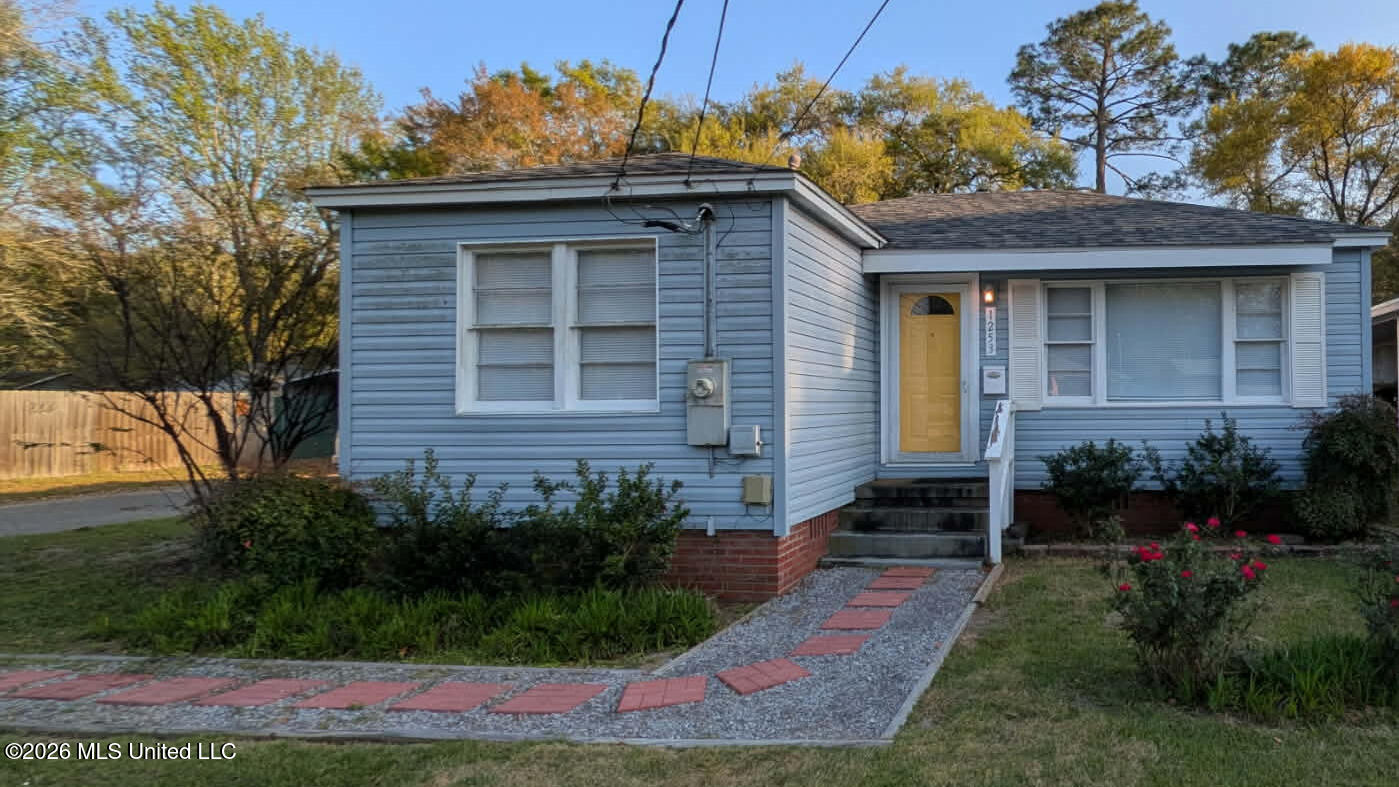 1253 24th Street Property Photo 1