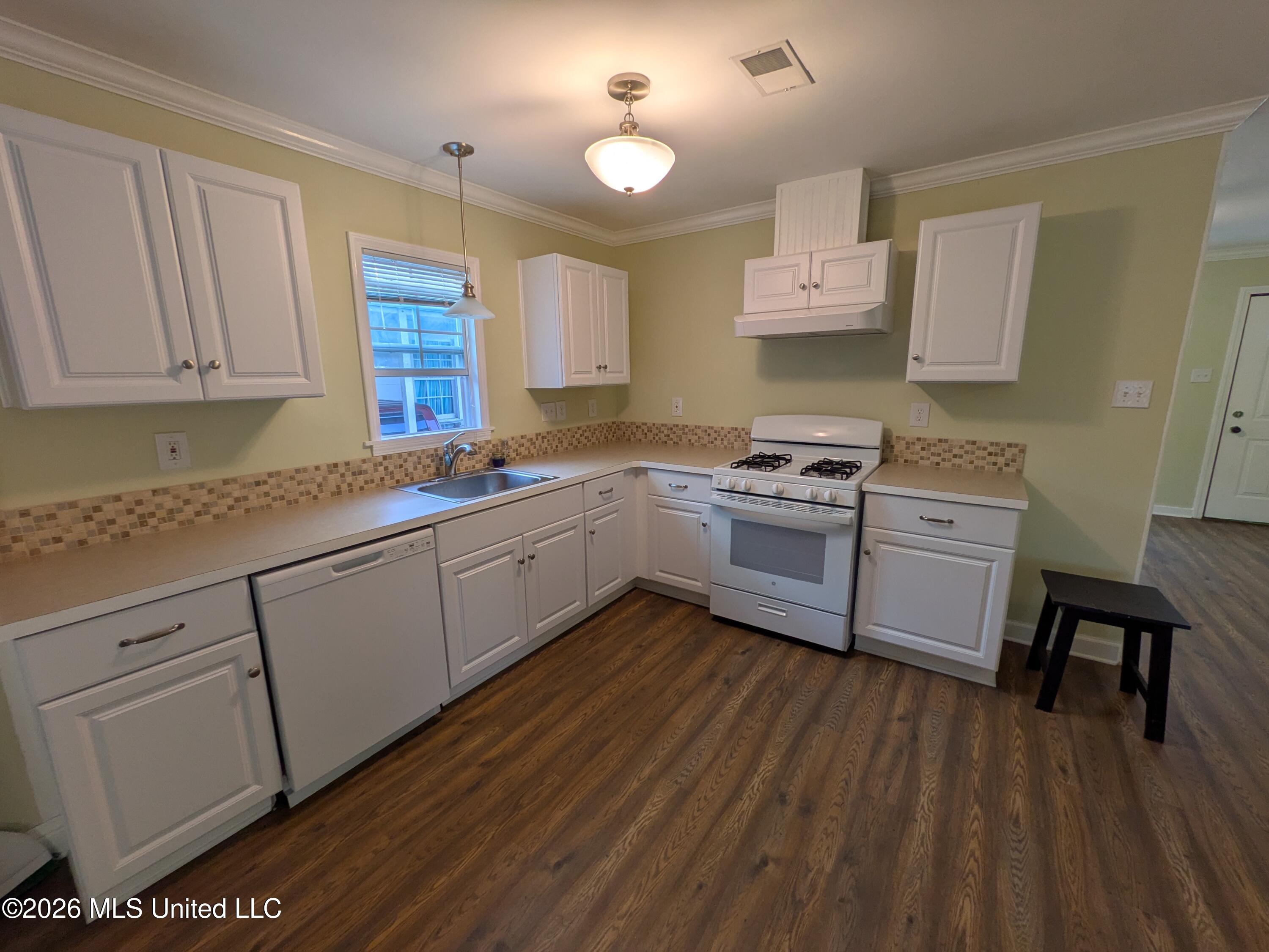 1253 24th Street Property Photo 5