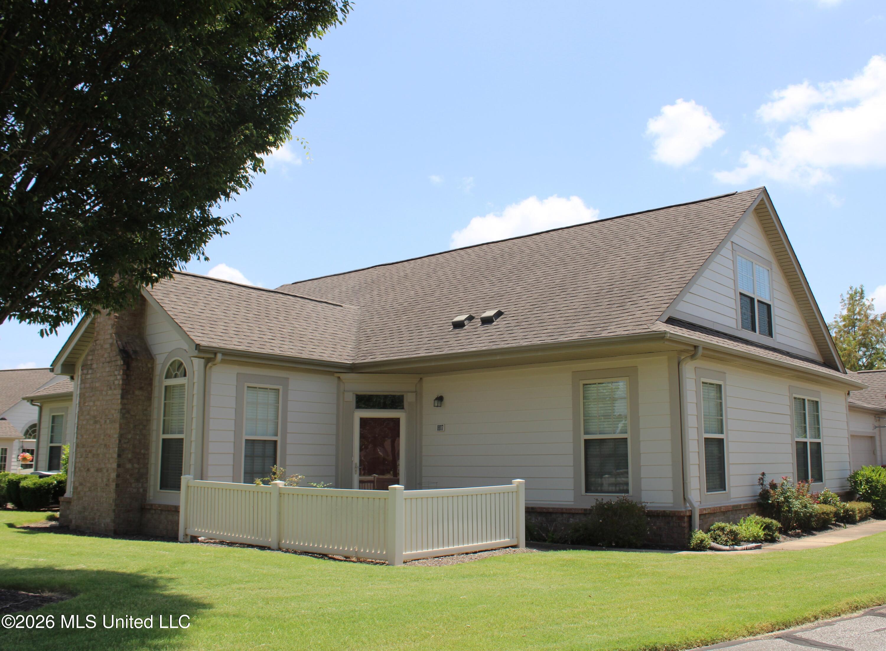 8817 Parkview Oaks Circle Property Photo 1