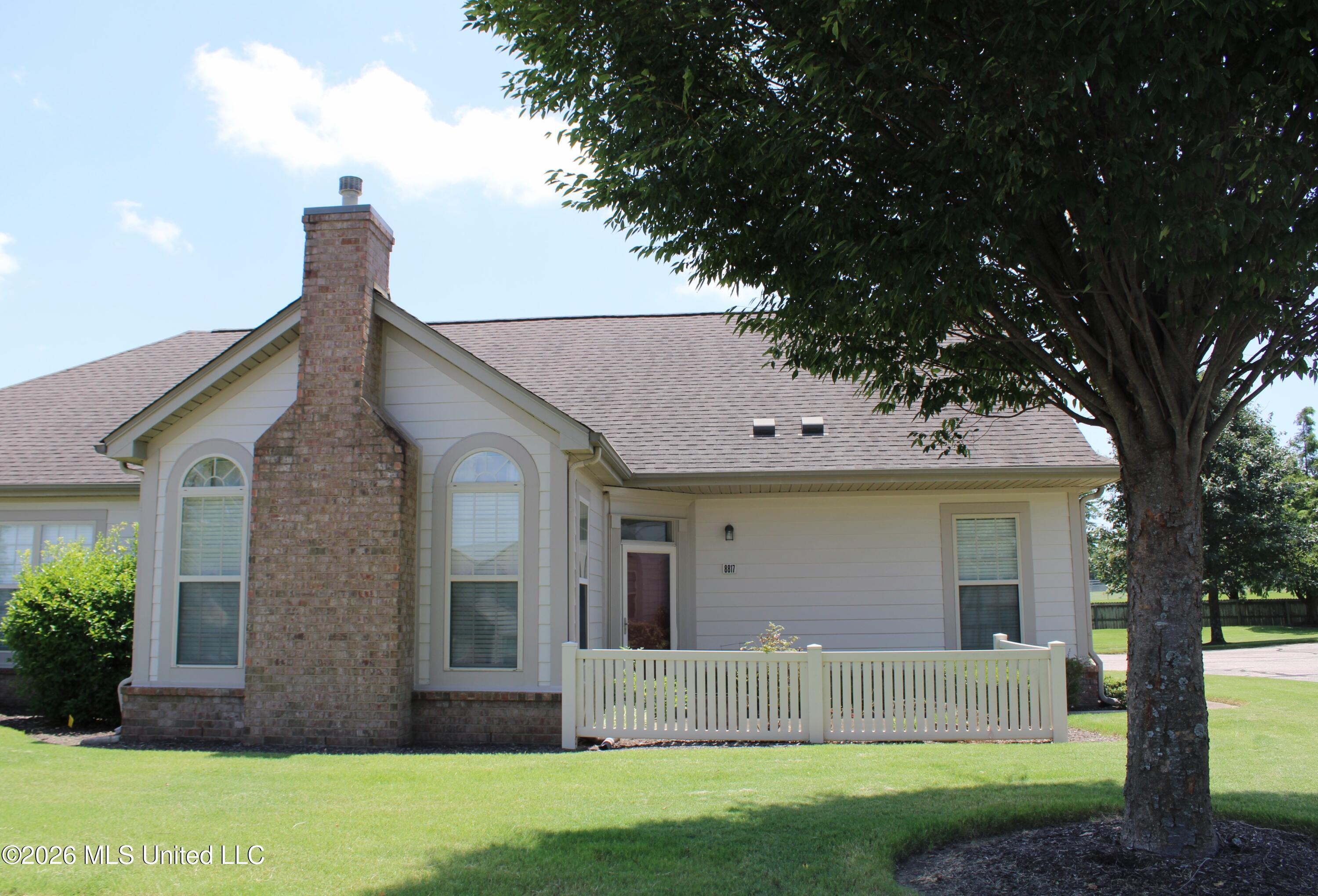 8817 Parkview Oaks Circle Property Photo 3
