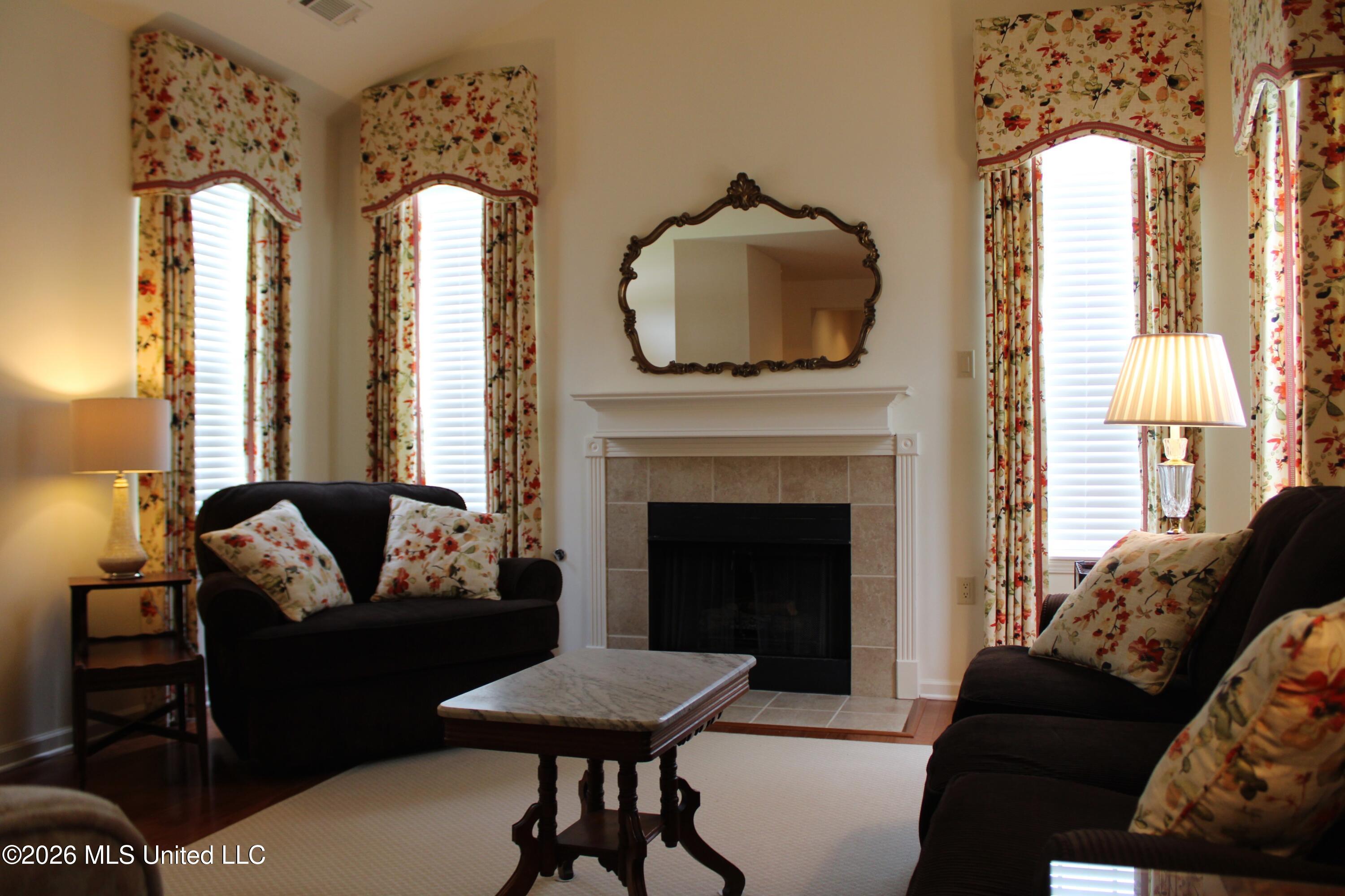8817 Parkview Oaks Circle Property Photo 6