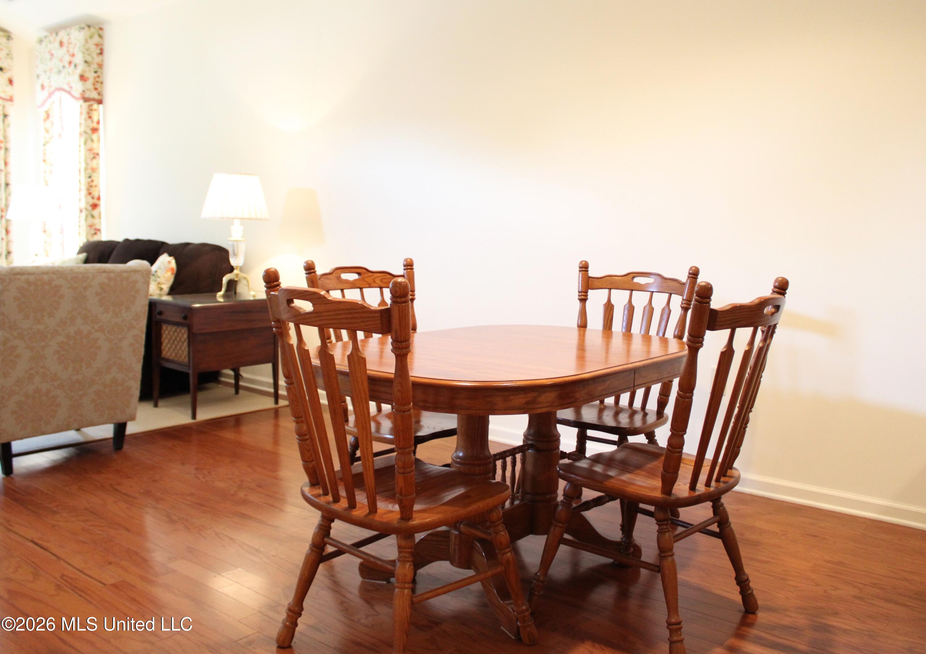 8817 Parkview Oaks Circle Property Photo 10