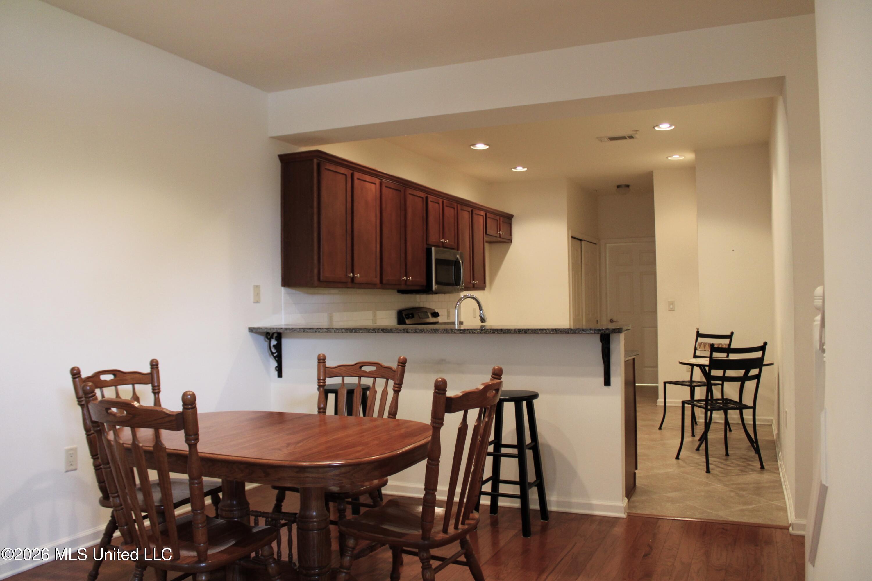 8817 Parkview Oaks Circle Property Photo 11