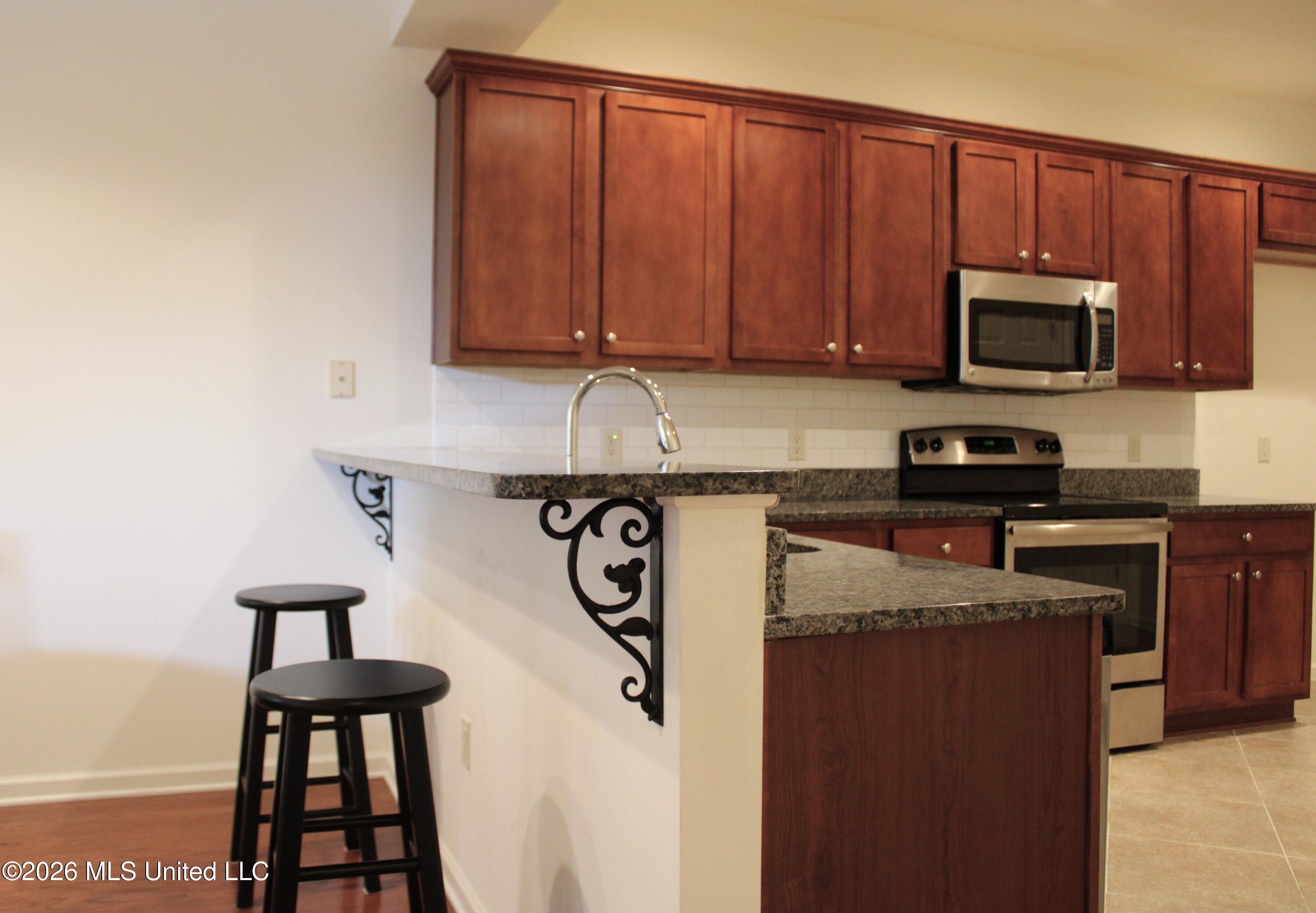 8817 Parkview Oaks Circle Property Photo 12