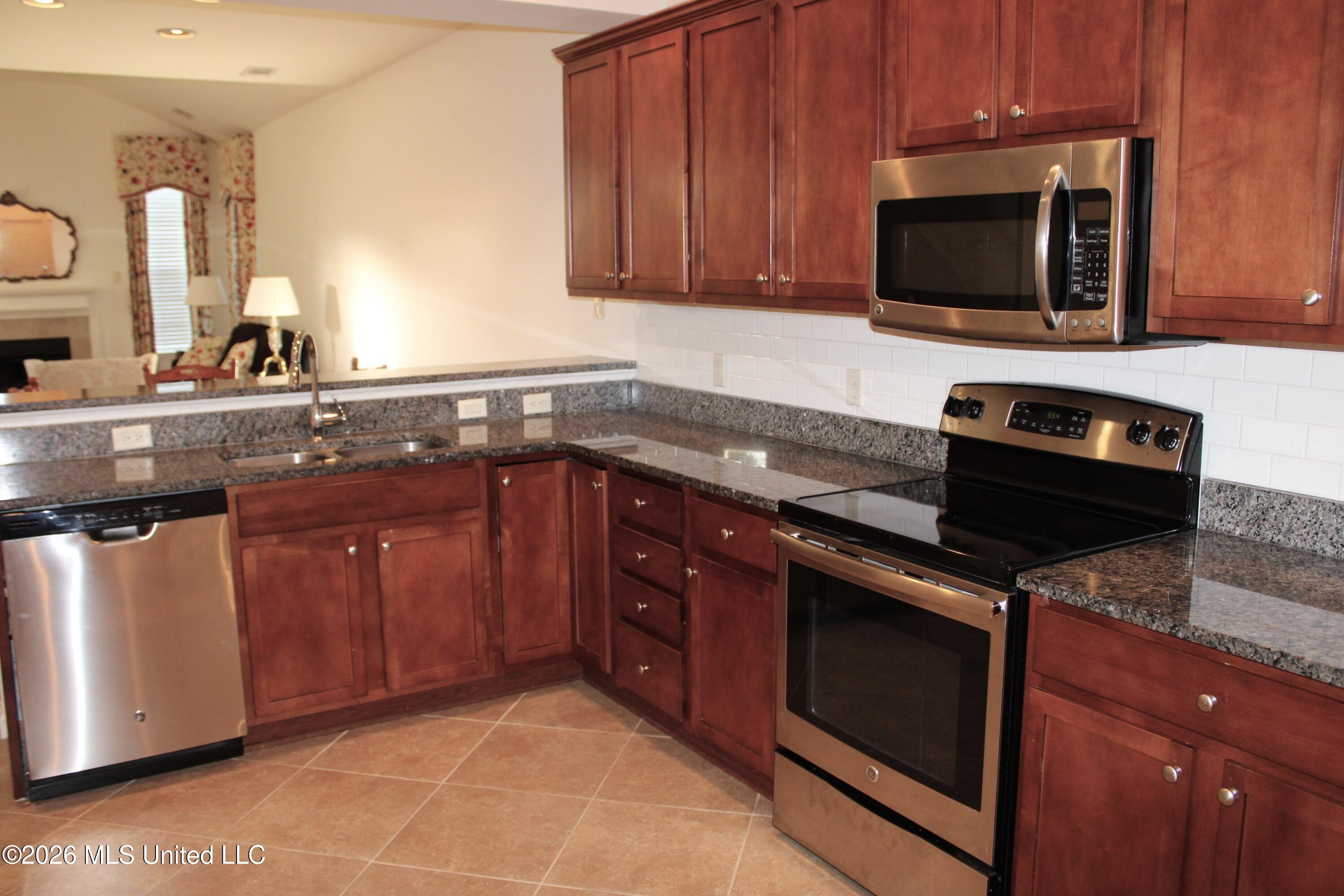 8817 Parkview Oaks Circle Property Photo 16