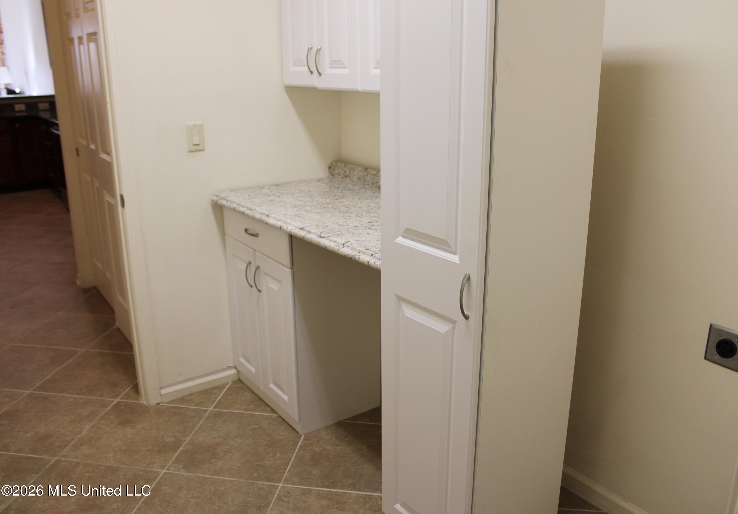 8817 Parkview Oaks Circle Property Photo 17