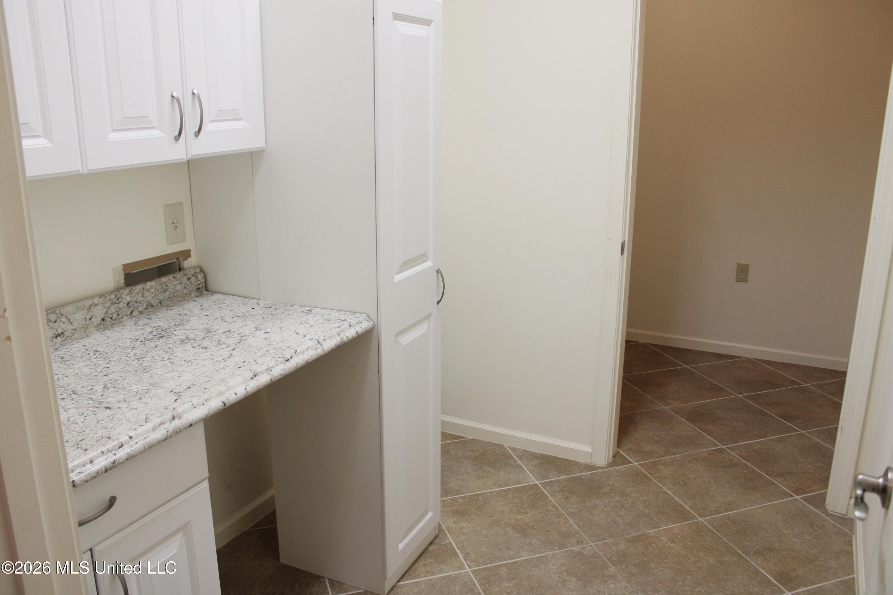 8817 Parkview Oaks Circle Property Photo 18