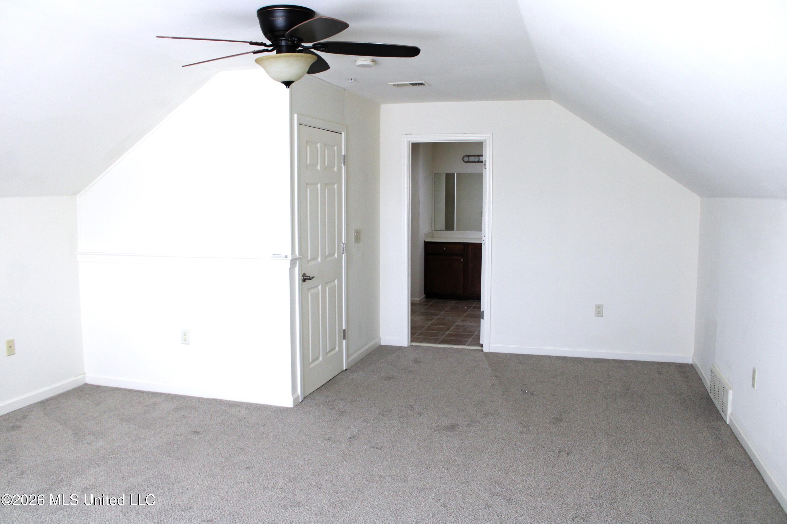 8817 Parkview Oaks Circle Property Photo 27