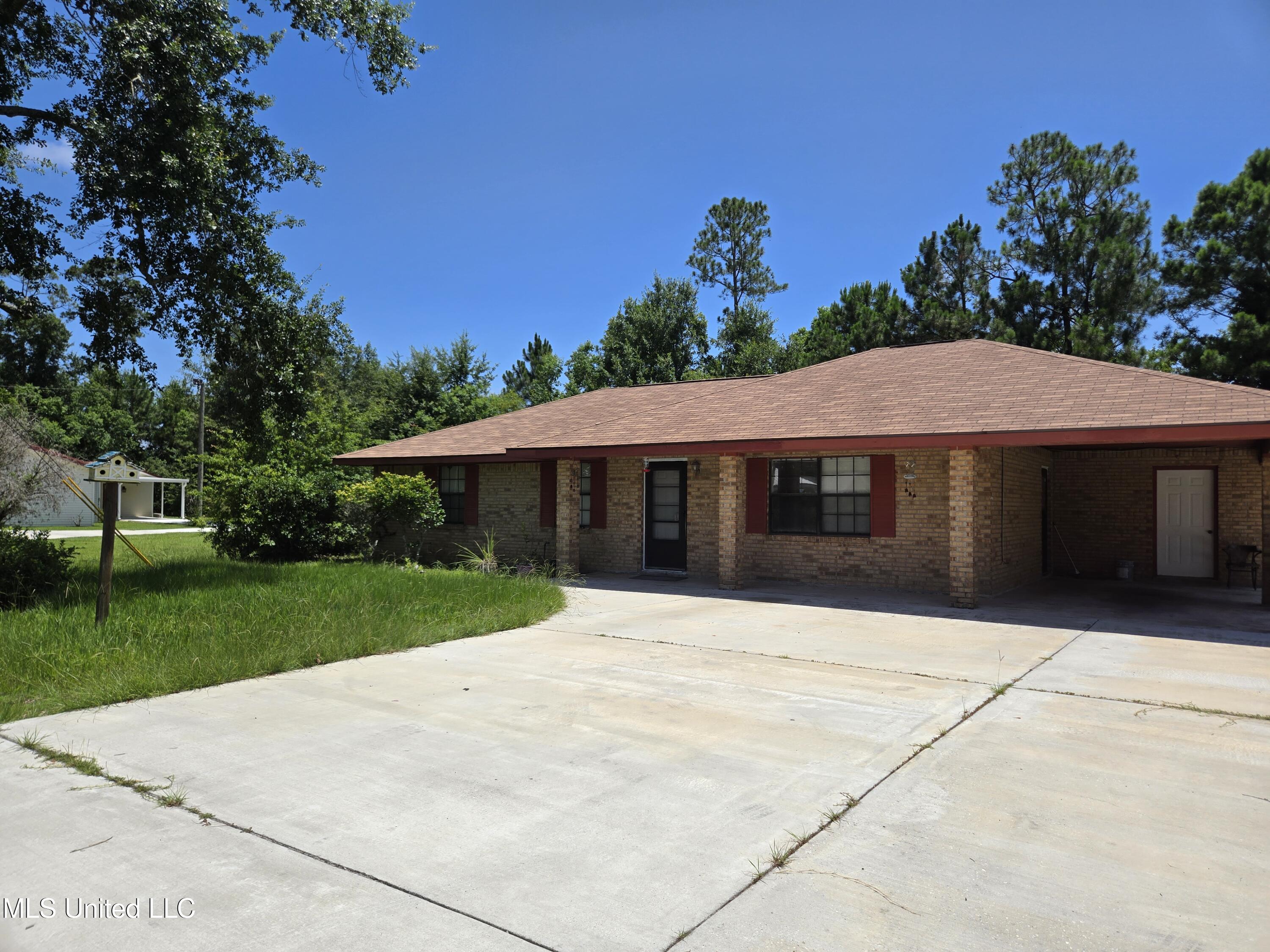 530 Easterbrook Street Property Photo 2