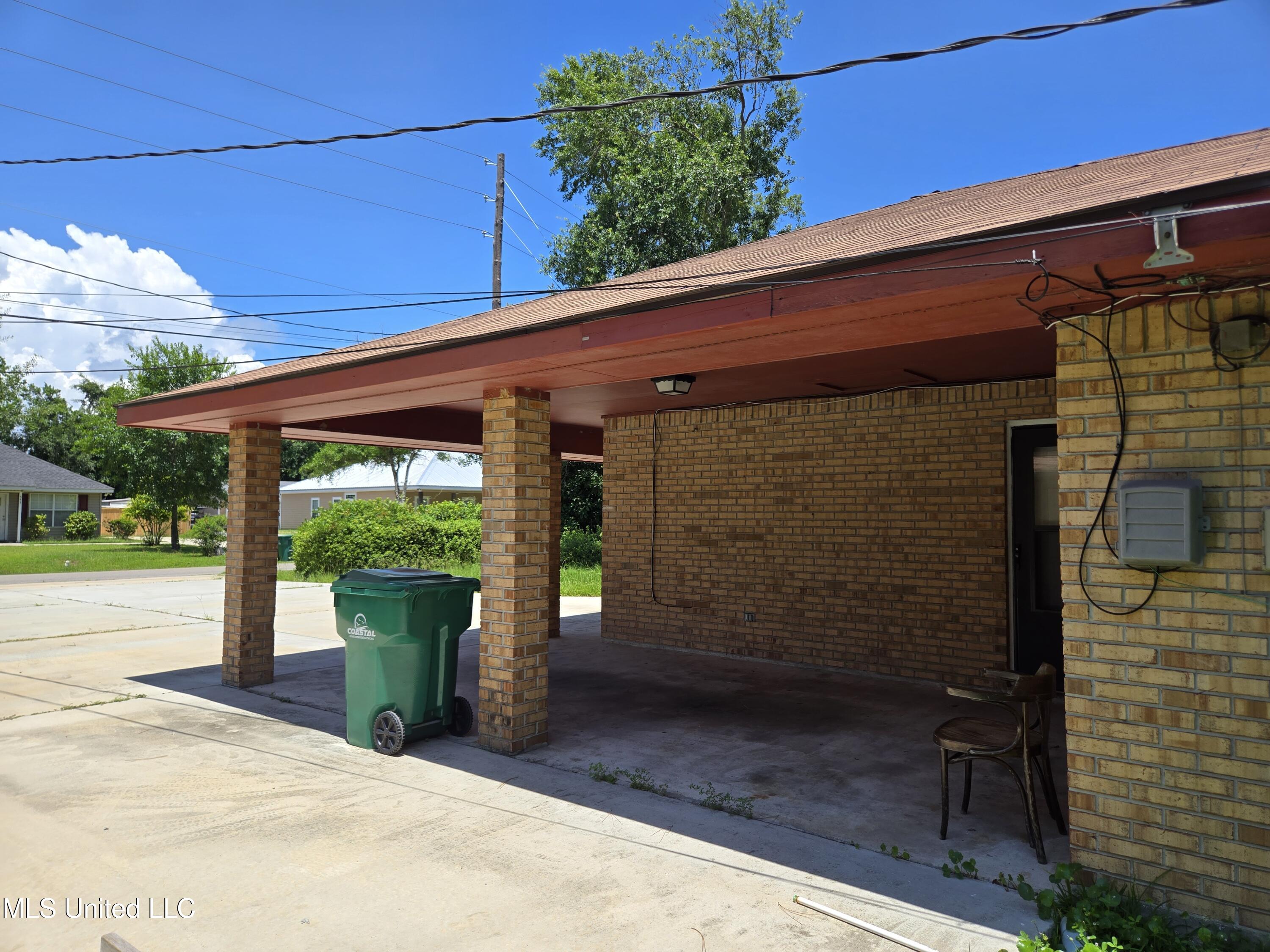 530 Easterbrook Street Property Photo 4